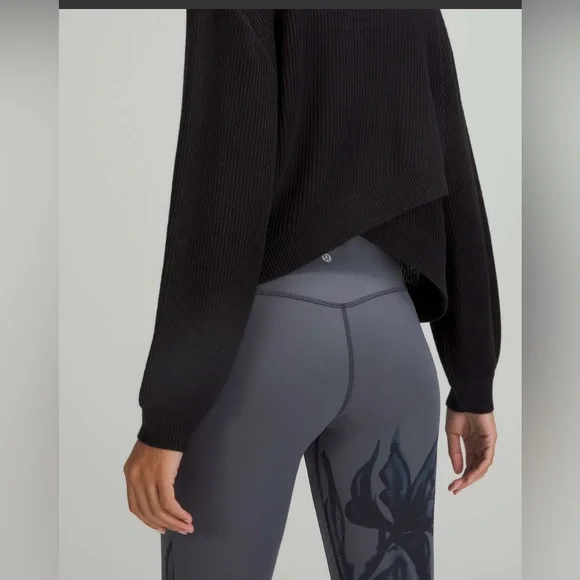 NWOT Lululemon Reversible Crossover Sweater Black - Picture 1 of 7